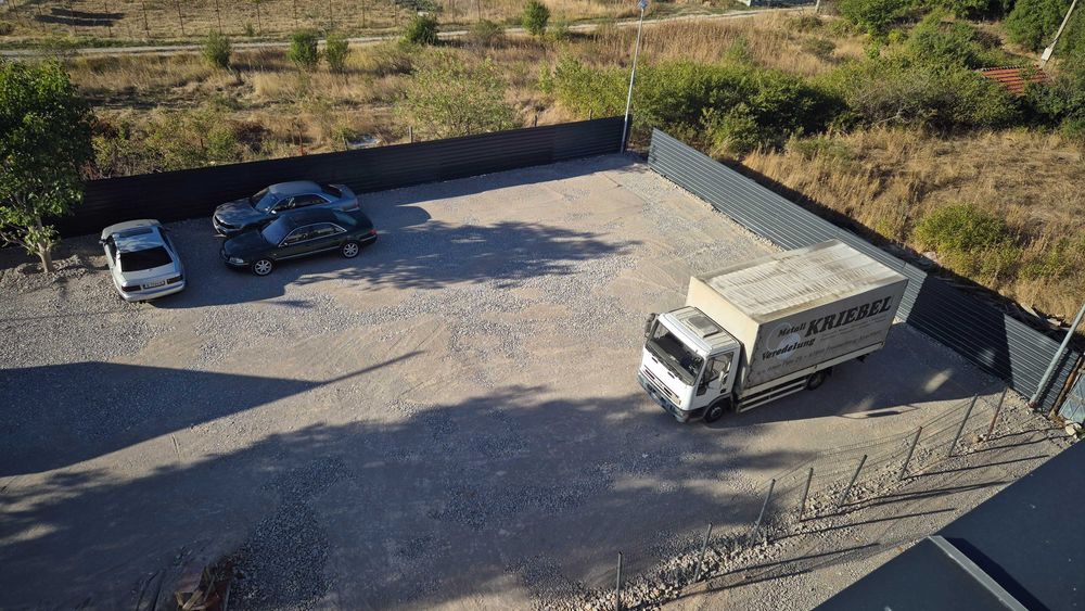 Продавам бордови камион 7т.