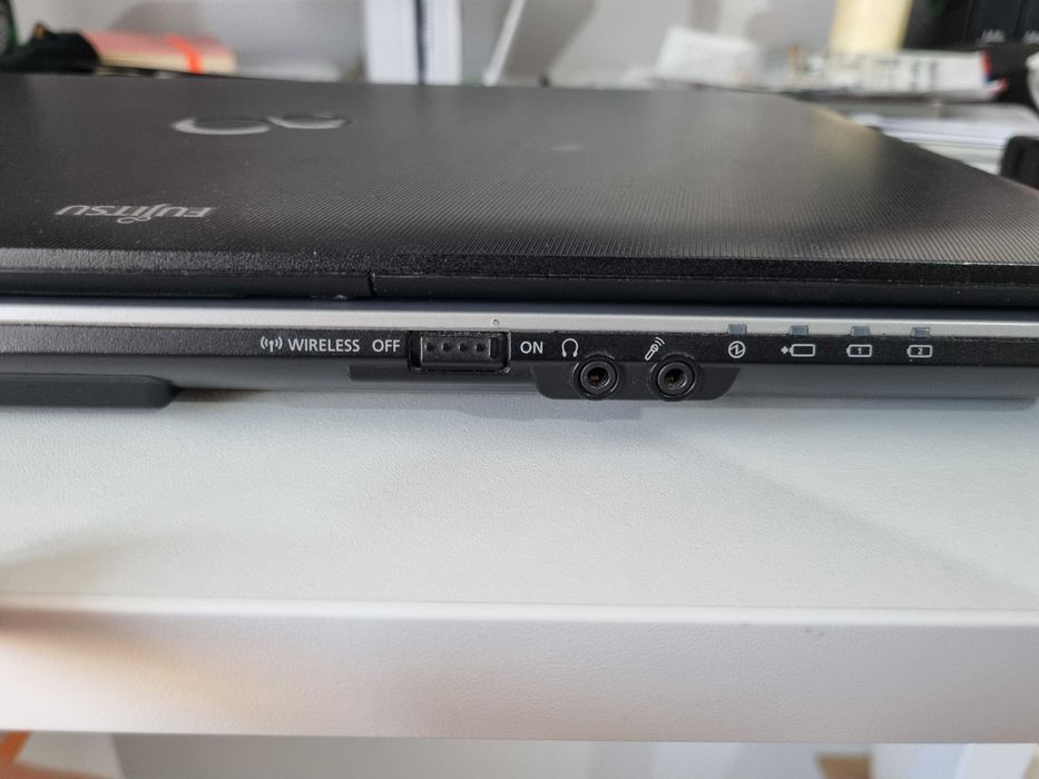 Laptop Fujitsu Lifebook E752 15.6″ HD, Intel Core i5-3340M 2.70 GHz