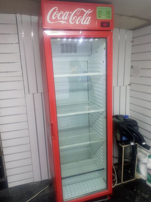 Холодилник в робочим состояние