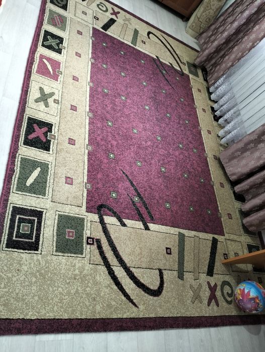 Продам ковер 10 000 тг.