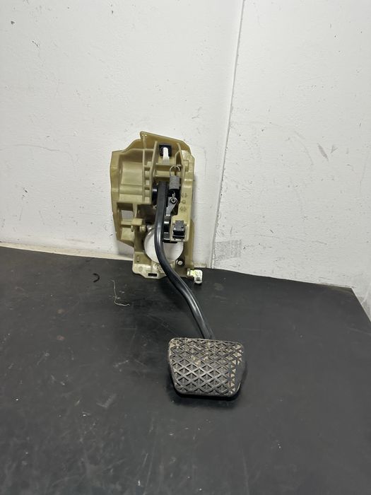 Pedala frana BMW Seria 5 E60 E61 525d 530d 535d 6759944