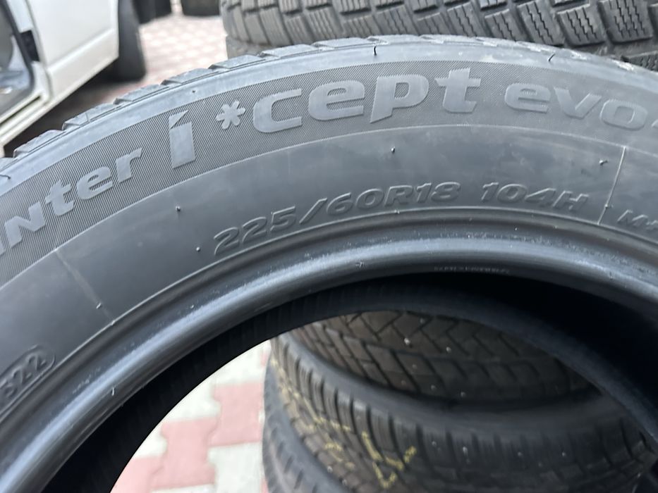 Set anvelope 225/60/18 Hankook