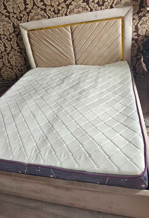 Продам 2х спальню кровать без матраса