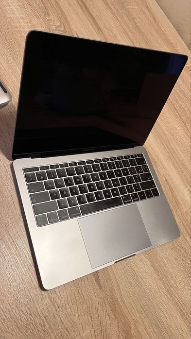 Apple • MacBook Pro 2017 şi MagicMouse