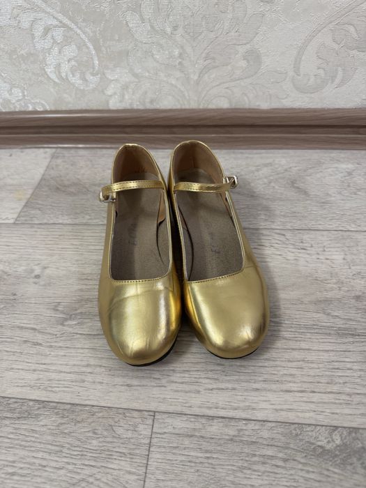 Танцевальные туфли