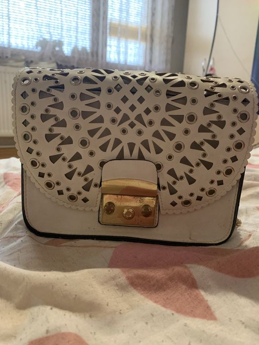 Дамска бяла чанта