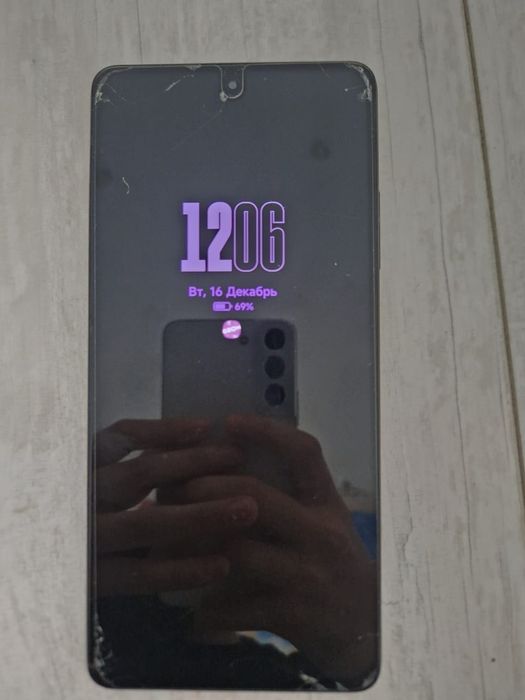 продам POCO X5 Pro