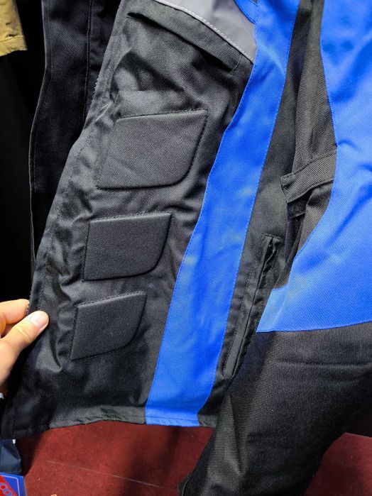 Geaca moto iarna NOUA, impermeabila, protectii umeri coate si spate