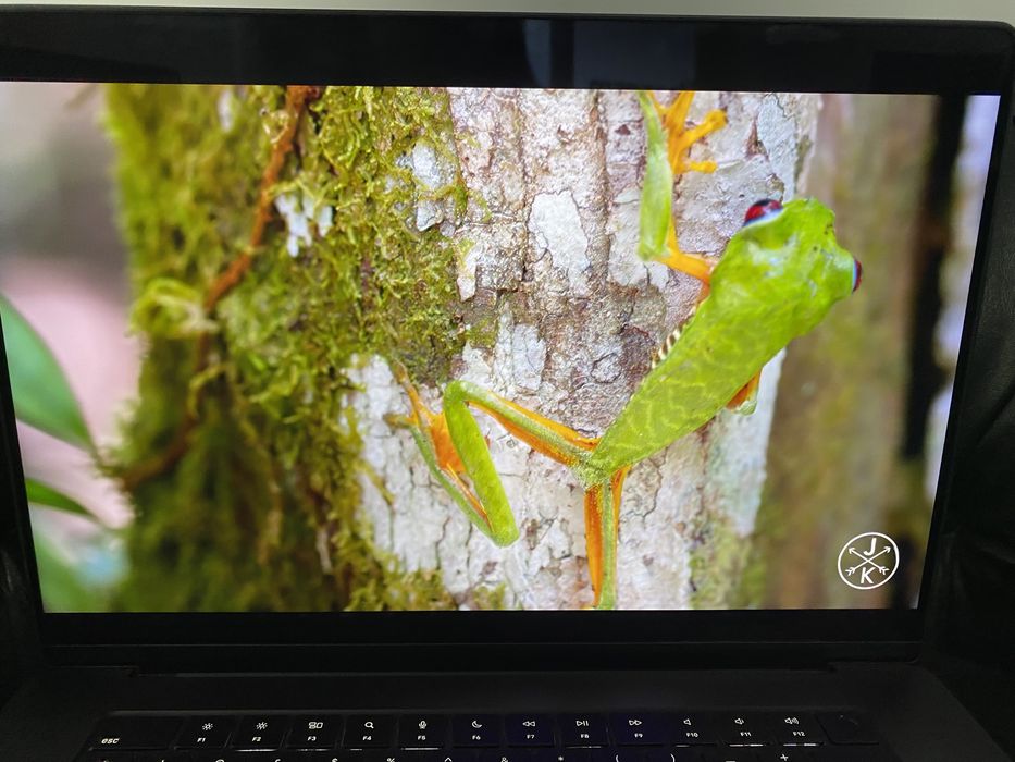 MacBook Pro M3 16-inch/ 512 Gb / Black