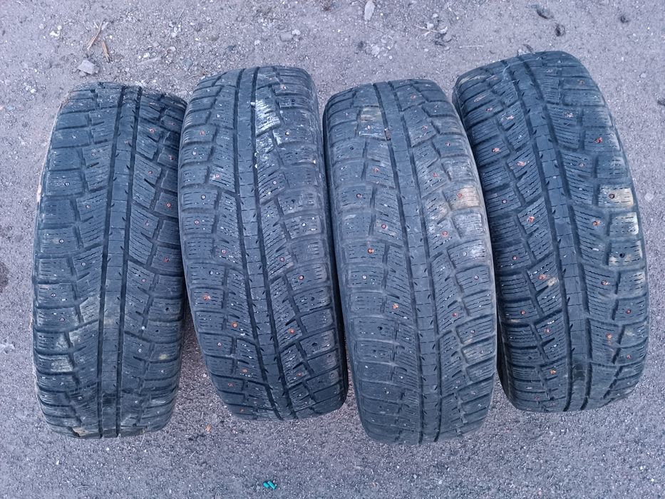 Продам резины только комплект