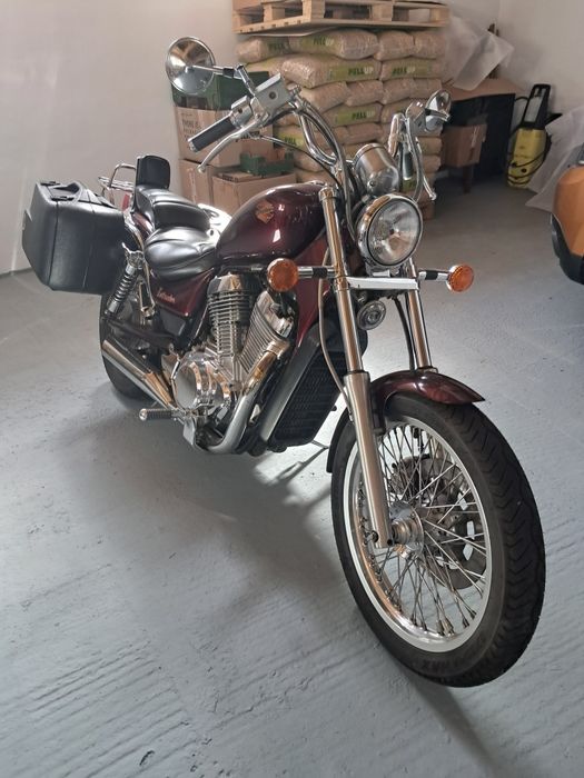 Motocicleta Suzuki Intruder 750