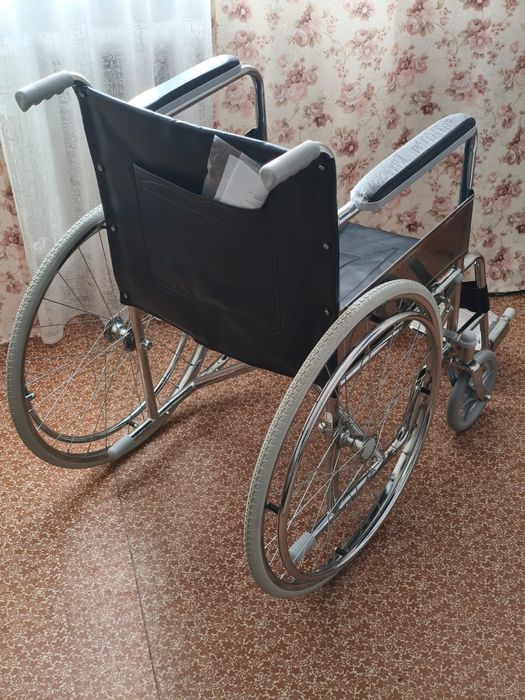 Продам новую коляску