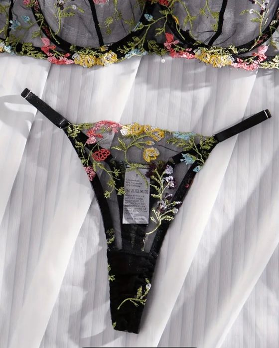 набор нижнего белья новый!