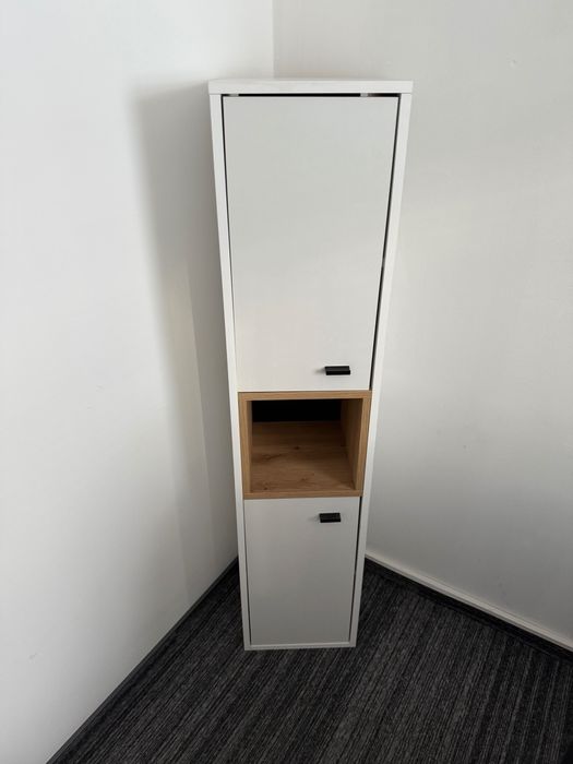 Продавам качествени и запазени офис мебели