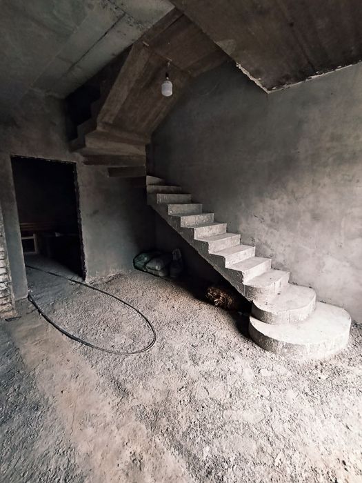 Keles Olmazor Kirov qizgaldoq 1.5 karobka sotiladi