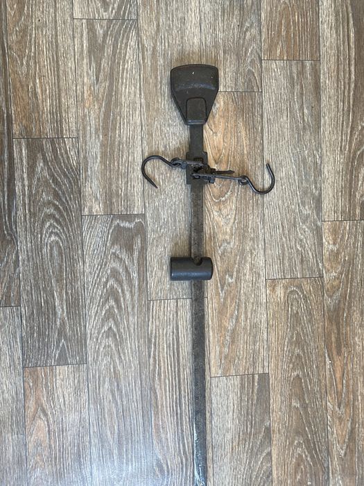 Продаю спец обувь 43 размер , и весы !