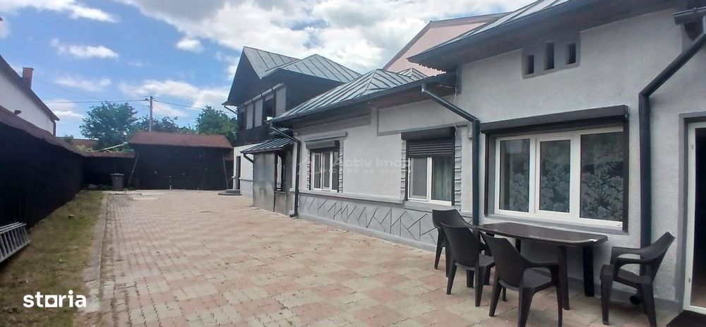 Casa 8 camere de vanzare Valea Voievozilor Targoviste 653mp teren