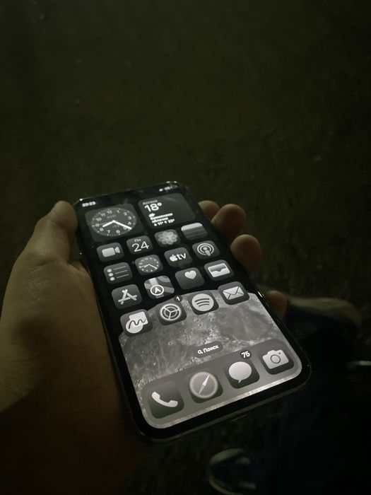Продам айфон 11 про