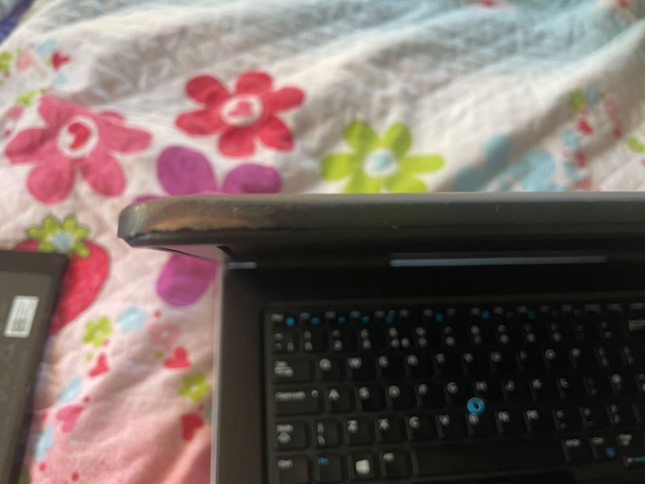 Dell 7710 лаптоп 17 инчов фул ХД дисплей .