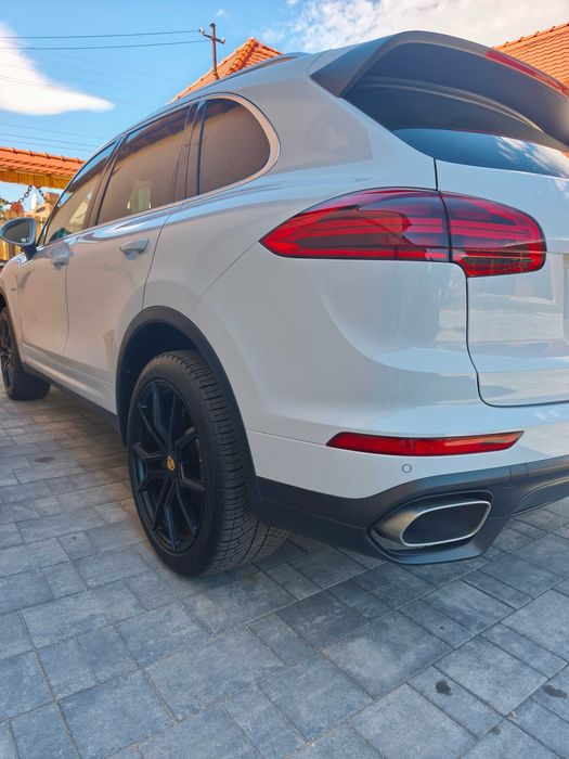 Porsche Cayenne 2016 Întreținut