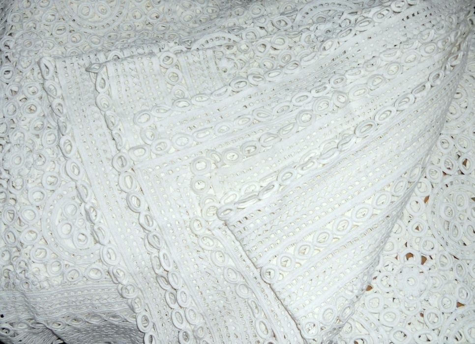 Fata de masa lucrata manual macrame ,dimensiune foarte mare