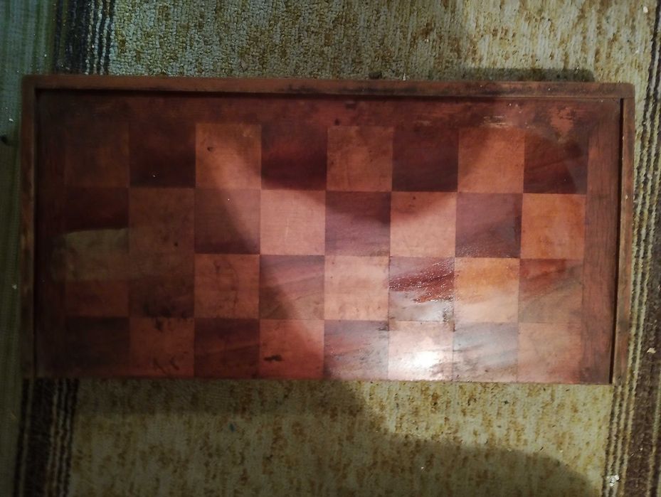 Табла за игра стара