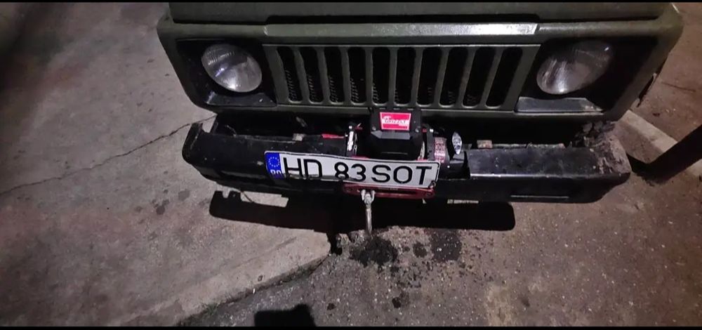 Vând Suzuki samurai