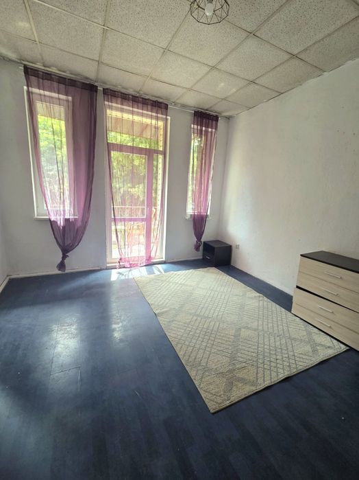 Етаж от къща гр.Кюстендил на алеята