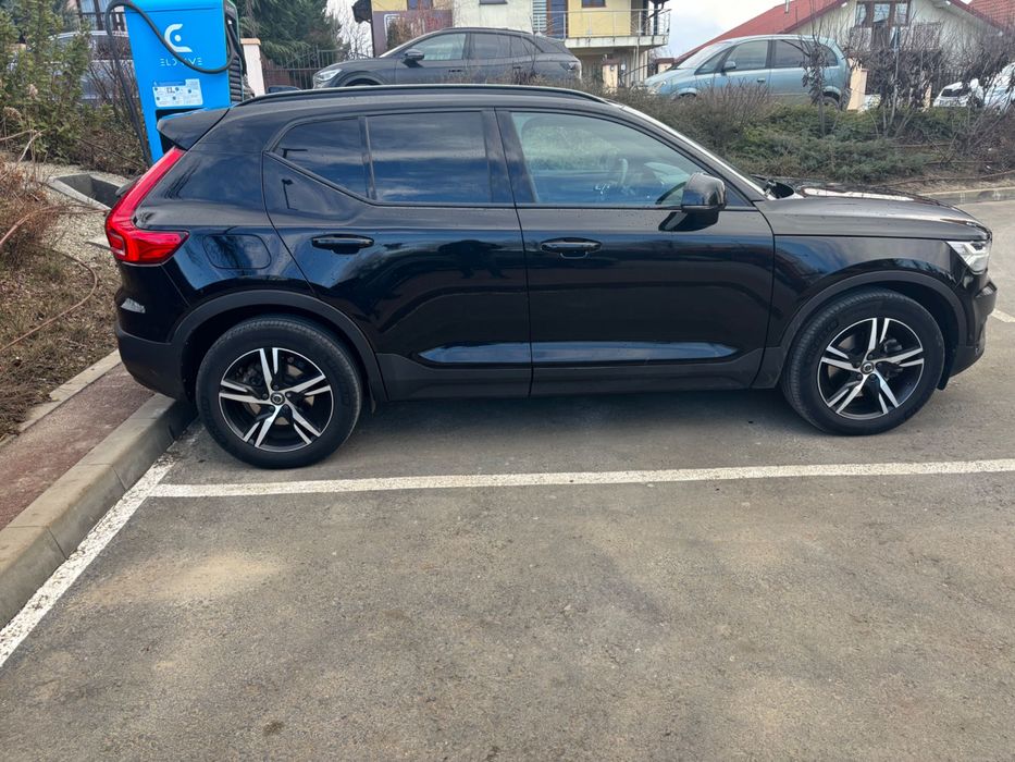 Volvo XC40 B4 AT8 ADW Mild Hybrid R-Design