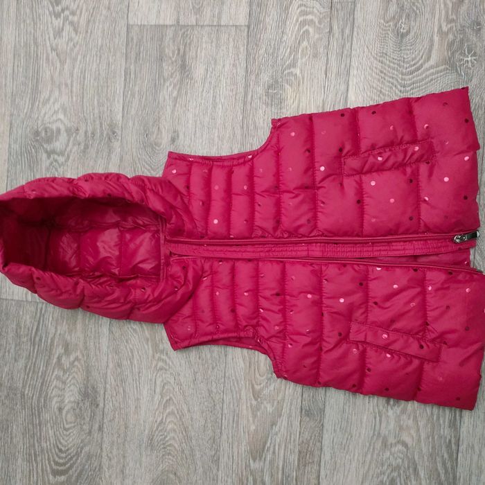 Продается жилетка для девочек