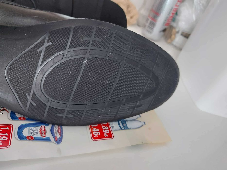 Чисто нови Мъжки кожени обувки Lasocki 2025