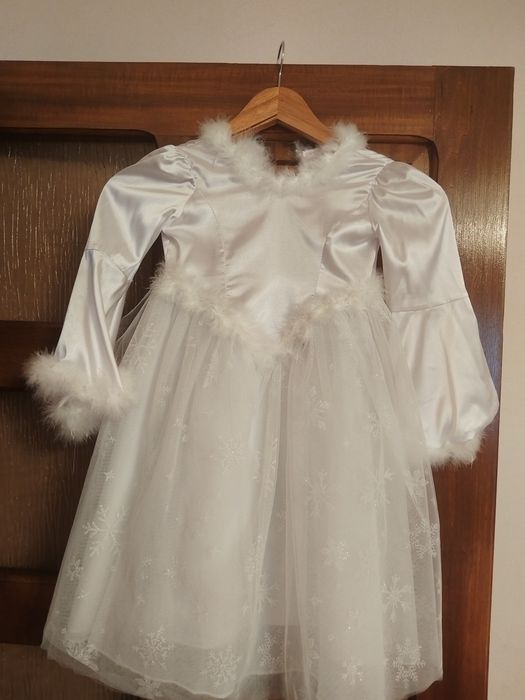 Rochie serbare fulg de nea AndreeaTex 3-4 ani.. 100 lei
