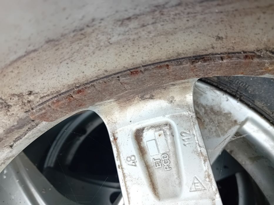 De vânzare jenți cu cauciucuri 235/60/17