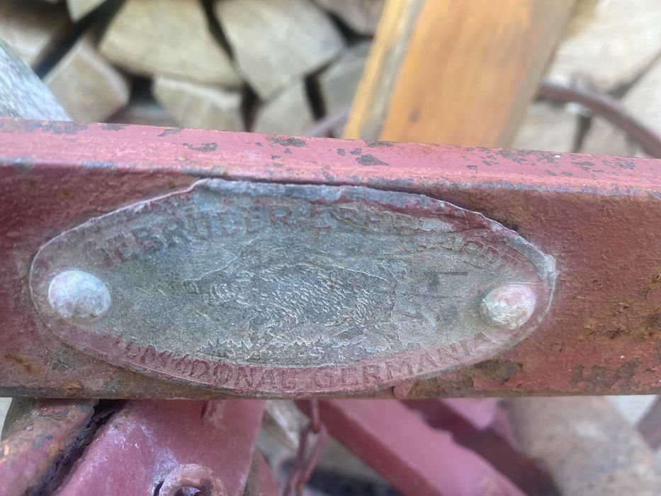 Plug istoric cu o trupiță Gebrüder Eberhardt (Ulm) – Piesă rară de colecție