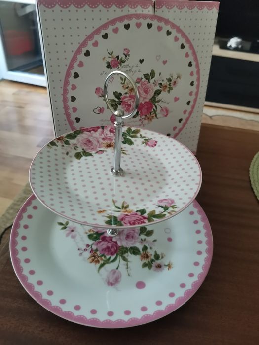 Фруктиера на две нива и плато с 6 чинийки