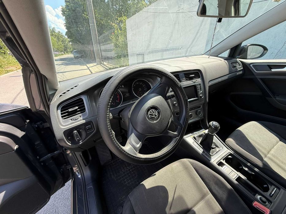 Volkswagen Golf 7 · 1.2 TSI · Trendline 105 CP · 5900 eur