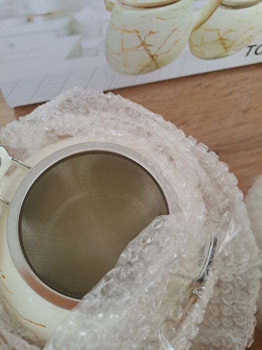 Продам новые эмалированные чайники