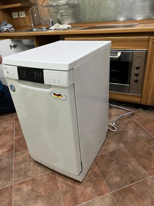 Посудомоечная машина Midea