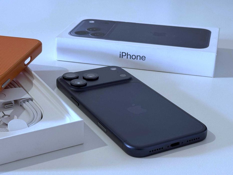 Бартер! 18м.Гаранция! Като НОВ! iPhone 17 Pro Max Deep Blue (Син) 100% Батерия.