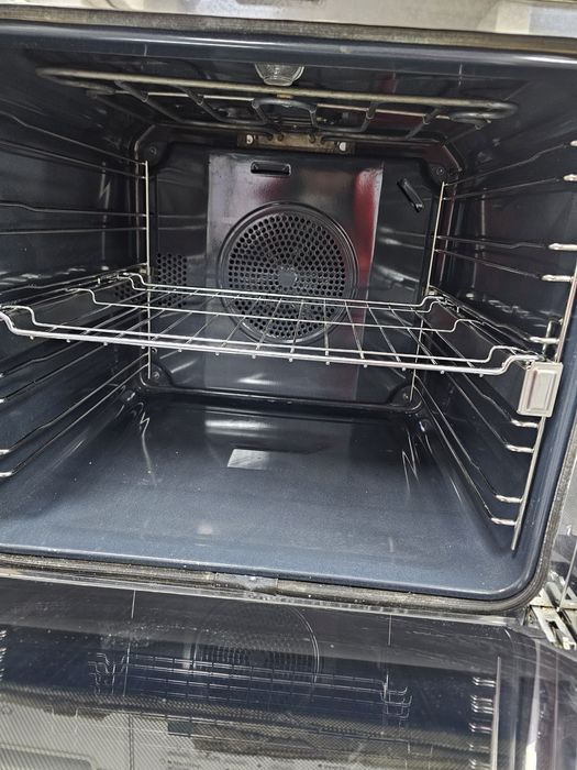 Miele H6267BP 76L А+ с пиролиза и добане на пара 2г. гаранция