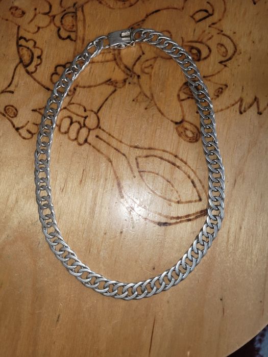 Продам цепочку серебряную