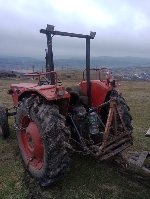 Vând sau  schimb tractor