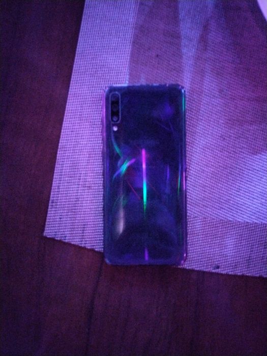 SAMSUNG A70 holati yohshi