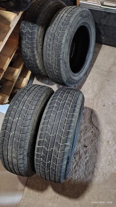 Продам зимнюю резину коплект