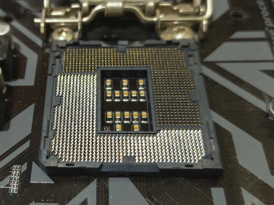 Материнка Gigabyte B365M HD3