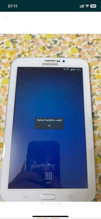 Tableta Samsung Galaxy Tab 3 SM-T211 (alba) + husa si card 4gb cadou