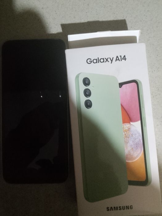 Продам телефон срочно