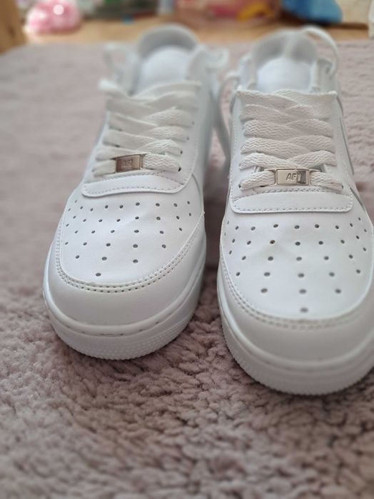 Adidasi Nike  air