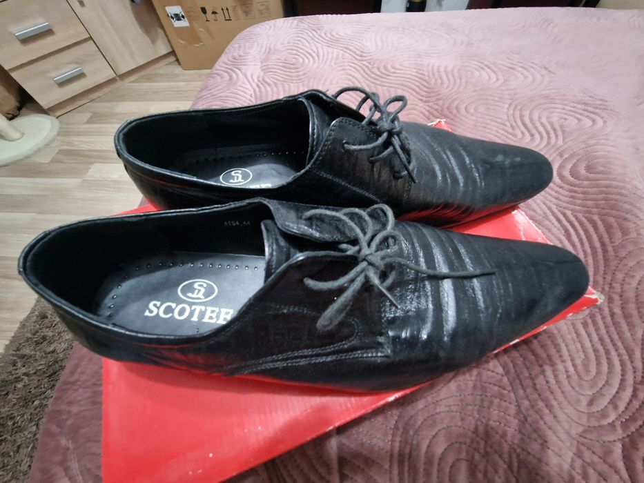 Pantofi bărbătești mărimea 44