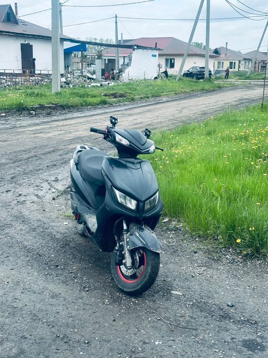 Продам скутер м8
